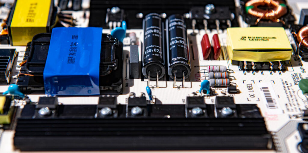 הרכבות אלקטרוניות